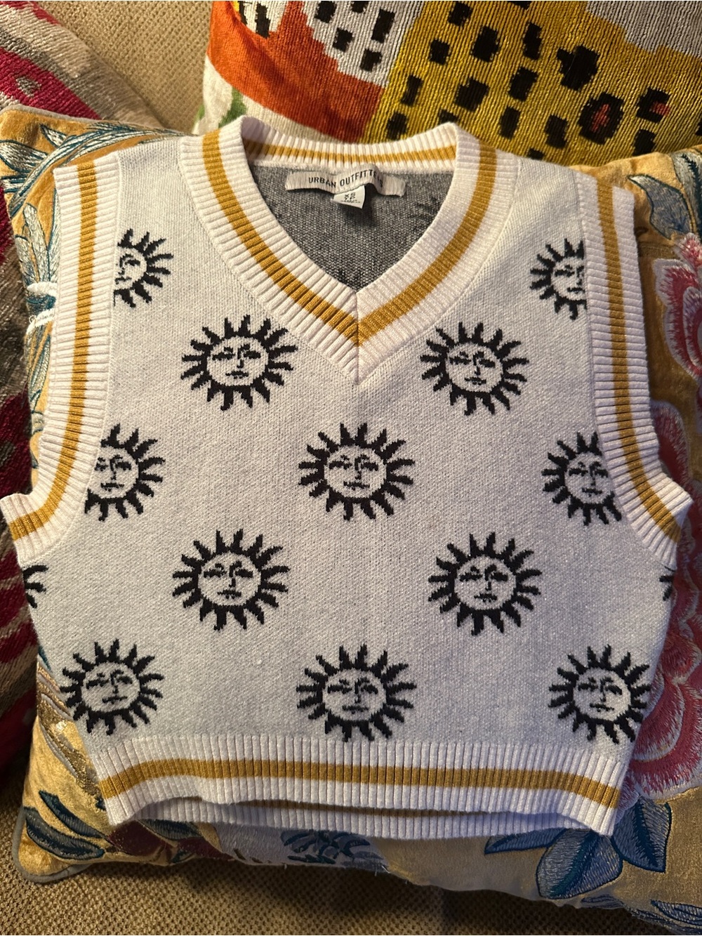Urban Outfitters White Sun Motif Knit V Neck Crop Top XS